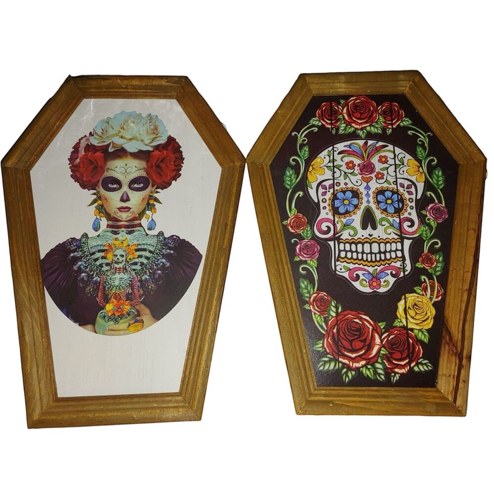 2x Halloween Themed Decorations Picture Frames